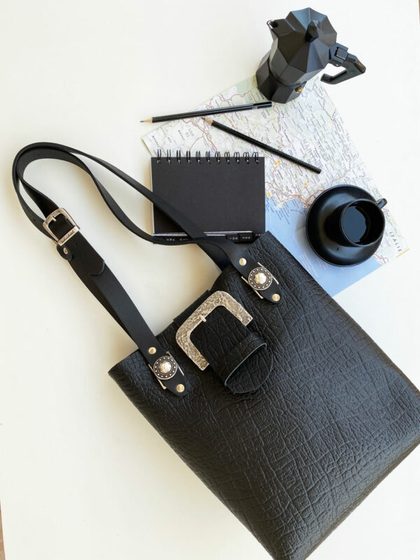 Individual Wire to Wire Shoulder Bag