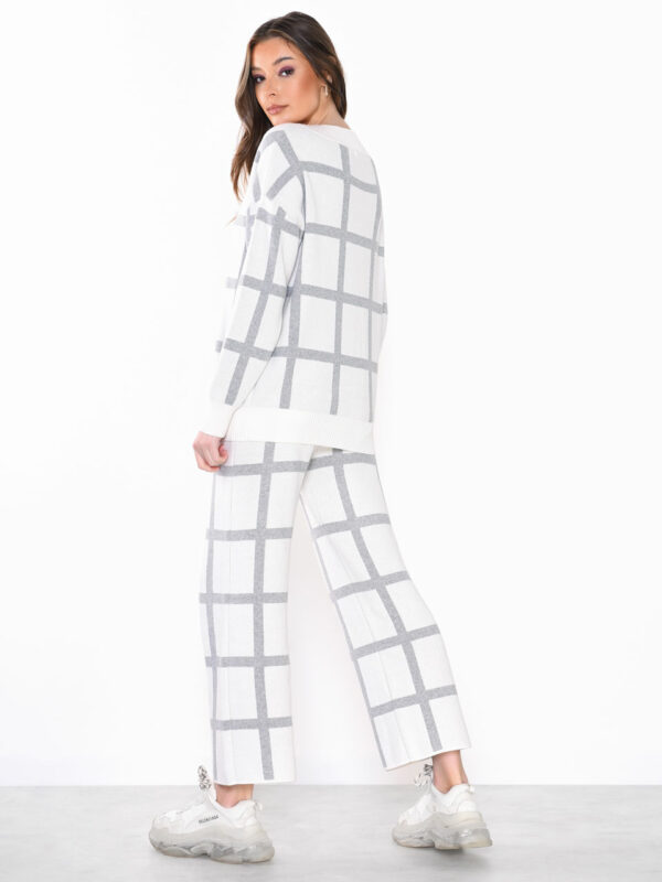 Glamorous Grey Knit Sweater - Image 2