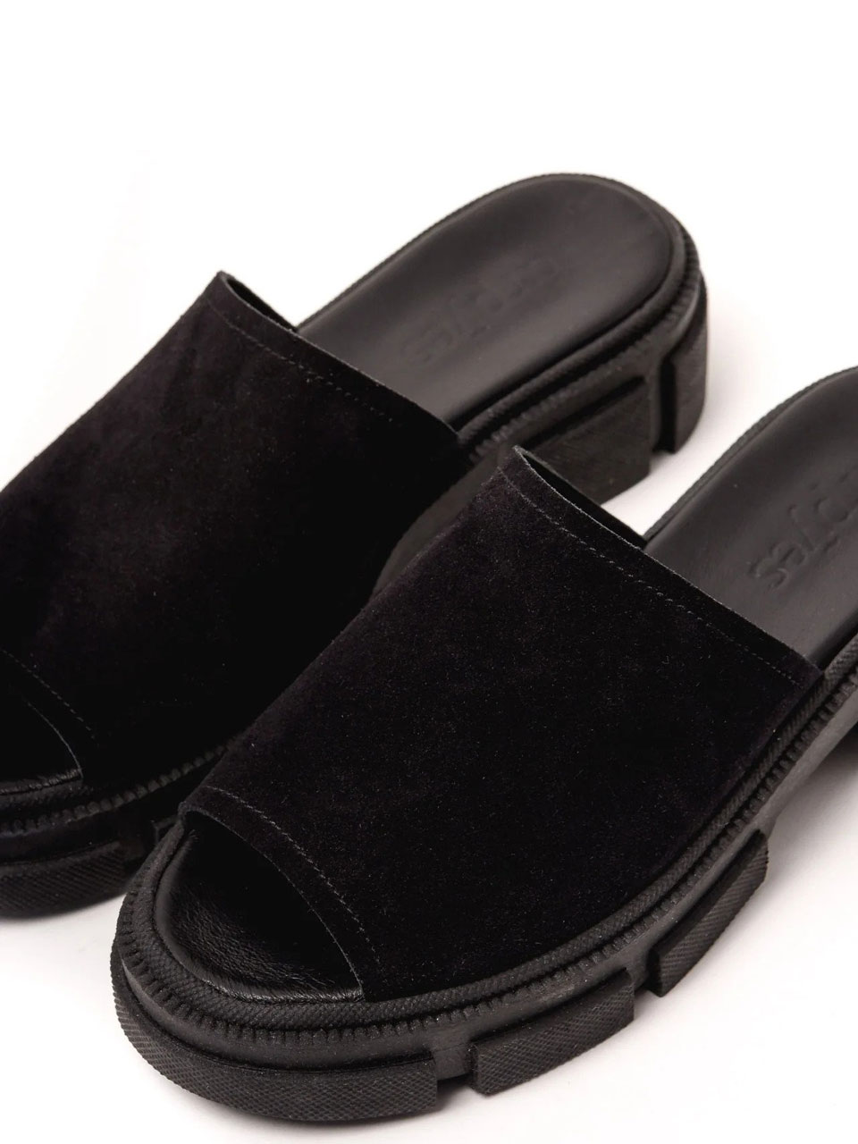 Arpyes Cyclops Mules Black