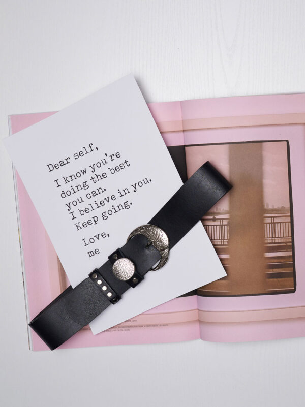 Individual Art Leather "The middle" Leather Belt
