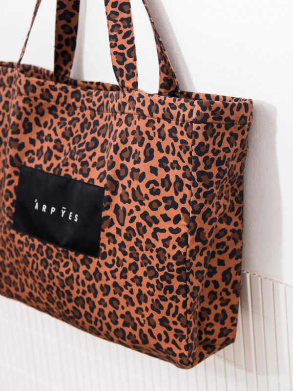 Arpyes Curry Tote bag